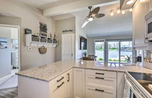 Lakefront Bellevue Home Private Beach and Fire Pit! - Foto 9