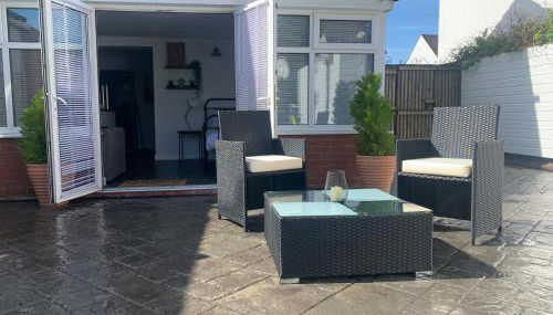 The Little Lodge - seaside town of Penarth nr Cardiff - Foto 1