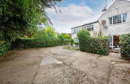 5 Bed Home with Private Parking - 25 Mins To Central London - Foto 17