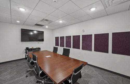 Gorgeous 2BD 2BA Pool,Gym,Htub near Convention Ctr - Foto 41