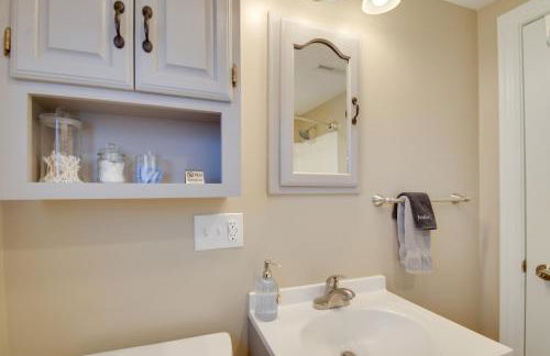 Steps to Mississippi River Cozy Hot Tub Haven! - Foto 15