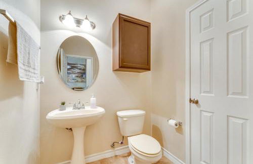 7 Mi to Lake Casa Blanca Laredo Family Home! - Foto 12