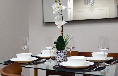 Elegant 2BR-w Parking, Near Riverwalk & Conv Ctr - Foto 10