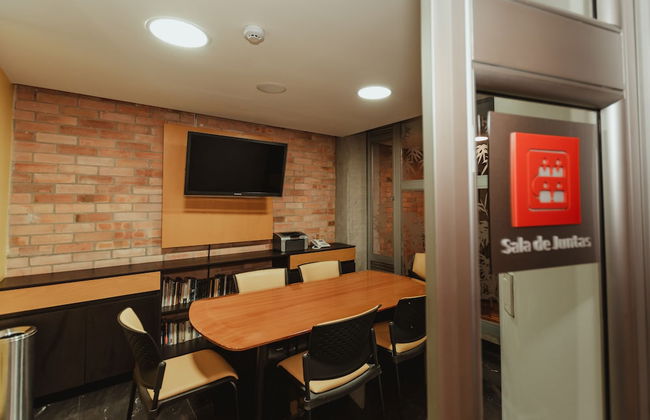 Hotel 5 Elementos Corferias By HBP - Photo 40