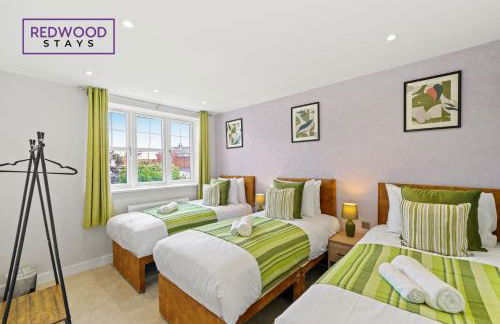 Spacious 4 Bedroom 2 Bath Serviced Home For Contractors & Families with X2 Free Parking Spaces, Fast WiFi - Hosted By Redwood Stays - Foto 9