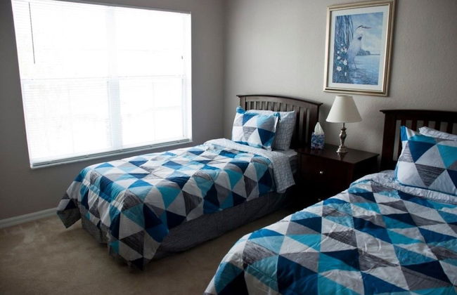 Venetian Bay #103 - Three Bedroom Townhome - Photo 4