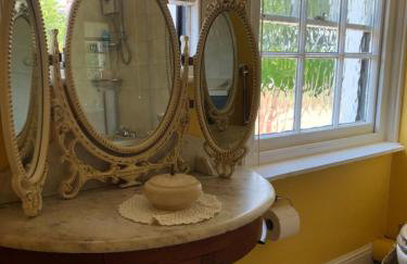 Little Gem with Private Hot Tub - Up to 25 percent off ferry - Foto 13