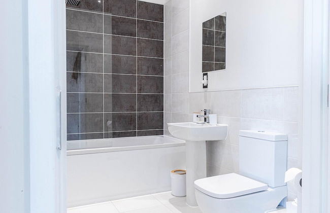 Roundhay Park One-bedroom Haven by Belvilla - Photo 13