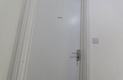 2 Bedroom Flat in the heart of Southend Sleeps 6 - Pass the Keys - Foto 6