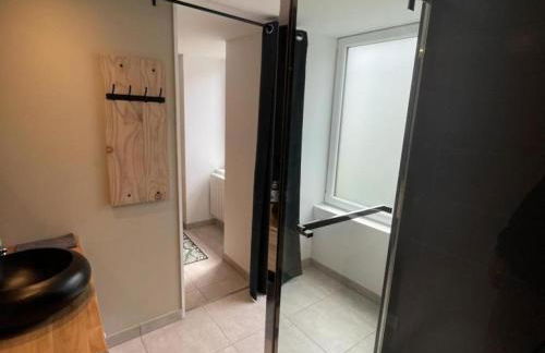 Gîte de Charme à Avoine avec Spa Privé et Jardin - FR-1-381-621 - Foto 16