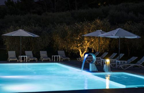 Villa Acquaviva with Panoramic, Private Pool and Gym - by PosarelliVillas - Foto 39