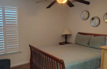 Modern, Upscale, and New Blue Bungalow in the heart of Downtown St Augustine - Foto 12