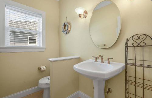 Diving Duck - Waterfront home w Hot tub & Boat dock & King Bed - Foto 25