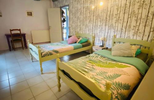 Gîte 4 étoiles au cœur de l’Auvergne avec terrasse, jardin clos et équipements pour enfants - FR-1-582-476 - Foto 13