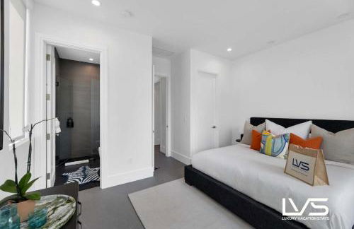 Carlotta- New Construction Luxury Waterfront Villa - Foto 59