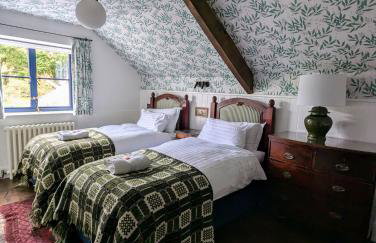 16th Century House, Castle Views, Mountain Views, Hot Tub, Firepit, Stunning Interiors - Foto 34