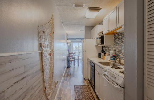 The Turtle House- Quiet complex, 2 BR/ 2 BA - Photo 6