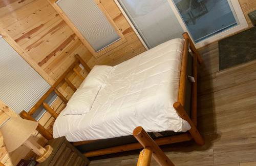 Secluded Cabin with King size bed - Photo 8