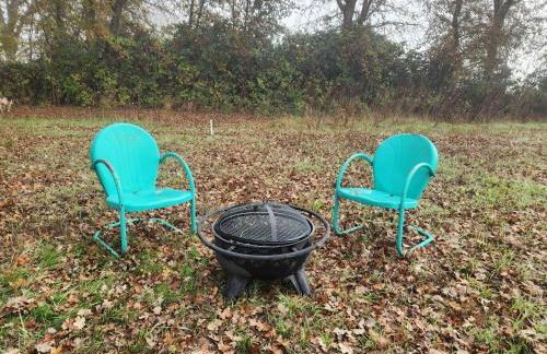 Cozy Covelo Tiny Home - Hot Tub & Oaks - Foto 14