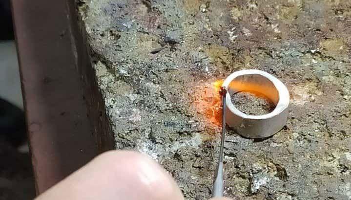 Taller de anillos de esmeraldas