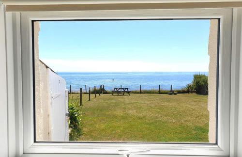 Old Coastguard Cottage with uninterrupted sea views - Foto 1