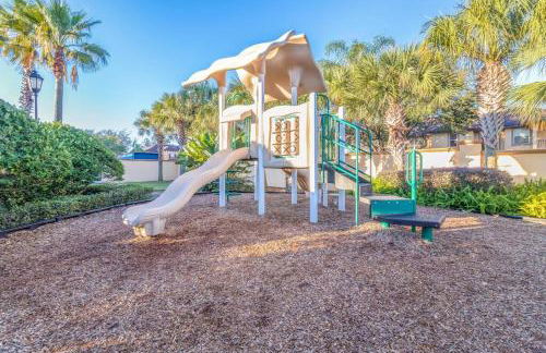 Disney World Cinderella Castle Lazy River Pool & Game Room - Foto 54