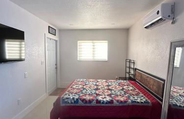 Miramar's Studio - Photo 11