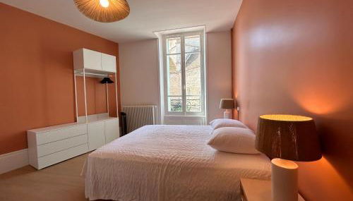 Chez Romain - Appartement au coeur de Meursault - Foto 5, wardrobe