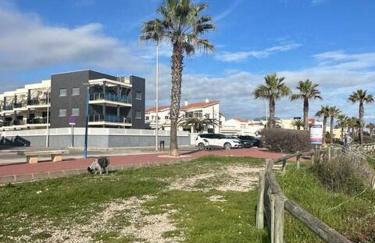 Ground floor apartment on the seafront with pool - Foto 40