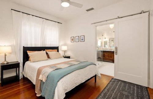 Vine Street Bungalow-Hot Tub, EV, Walk to Town - Photo 6