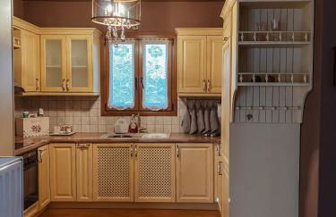 Luxury 3BR Sunrise Villa , Seaside Gyrismata - Photo 27