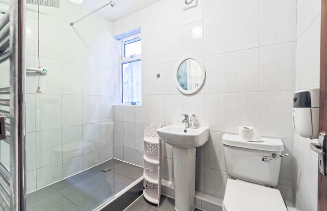 Stunning Riverside 1-bed Apartment in North London - Foto 6