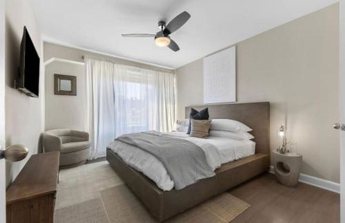 The Sutton - Elevated Minimalist Escape with Free Parking and Metro - Foto 6