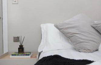 Newly refurbished 2 br apartment with a beautiful garden - Foto 18