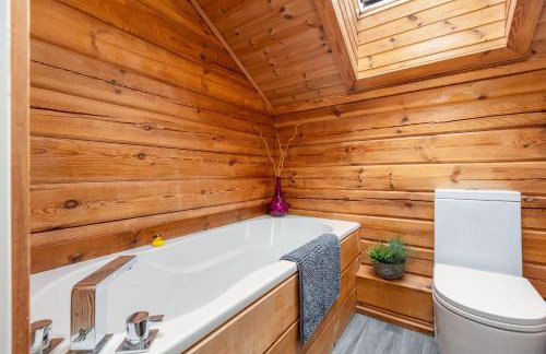 Lake View Lodge with Hot Tub - Foto 9