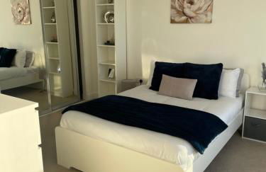 2BR 2BA Top Floor Penthouse Apartment in RG2 - Ideal for Business Travellers & Contractors, Free Parking & Sleeps Up To 6 - Foto 7