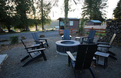 Luxe Lake Cabin Hot tub Grill Firepit EV charger - Foto 17