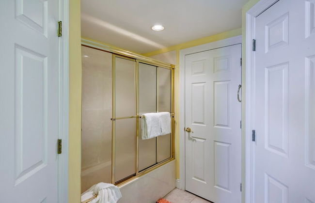 Oceanfront Condo with Spacious Balcony - Unit 0306 by RedAwning - Foto 20