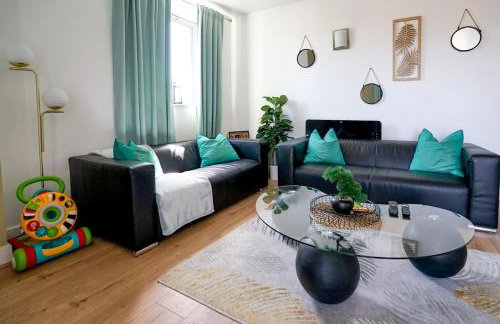 Stylish 2-Bed Apartment, Free Parking, Walk to Hospital & Uni - Foto 1