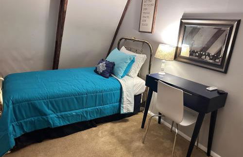 The Perch - Riverfront, Starlinks WiFi & Hot Tub - Photo 14