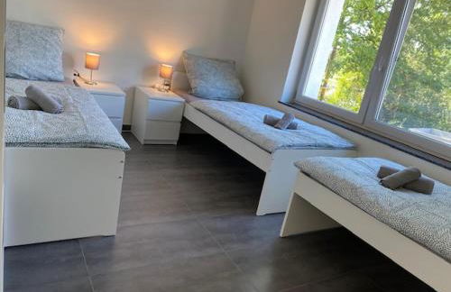 3 Mehrbettzimmer, Küche, Bad für Arbeiter und Monteure in Gau-Weinheim - Foto 3