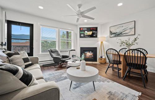 Welcoming Wolf Getaway WL1405 Ski Escape Hot Tub - Foto 1