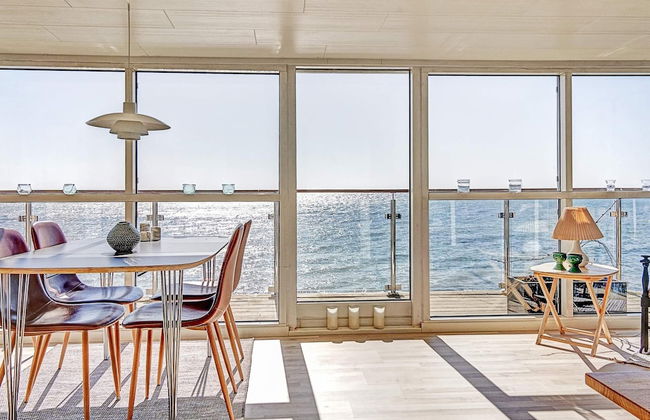 Sunlit Holiday Home in Bornholm near Sea - Photo 10