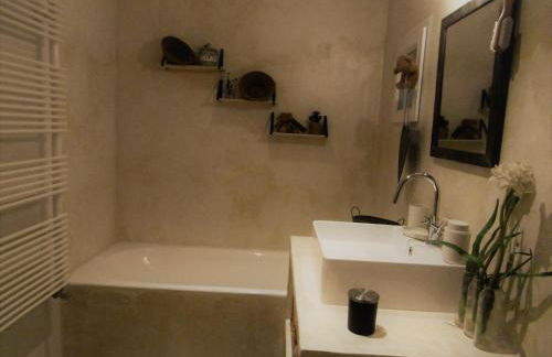 Le petit mas en provence avec piscine - Photo 48