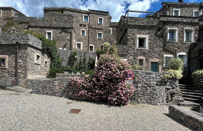 1 Bed Cottage Sleeps 4 Private Garden - Pool - Photo 14