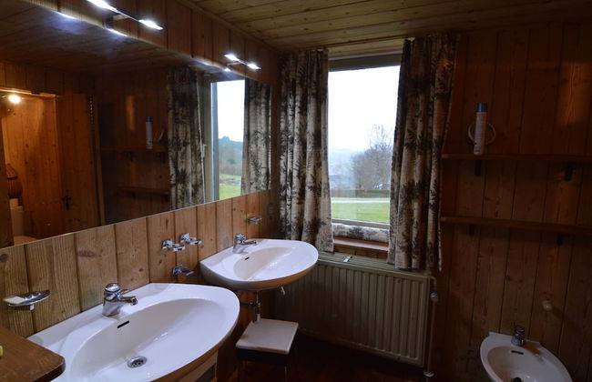 Hillside Retreat With Pond - Photo 22