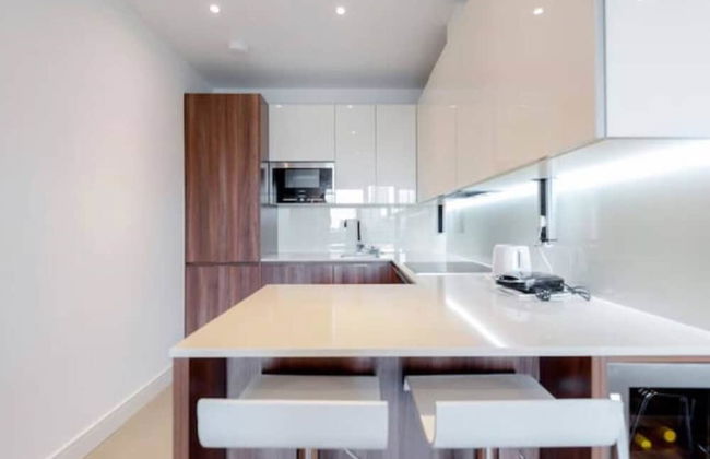 Battersea Reach Luxury Apartments - Photo 6