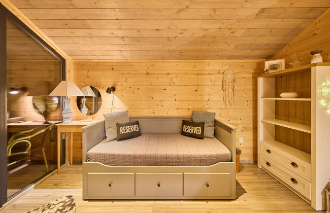 Luxe Timber Lodge & Yoga Loft - Photo 22