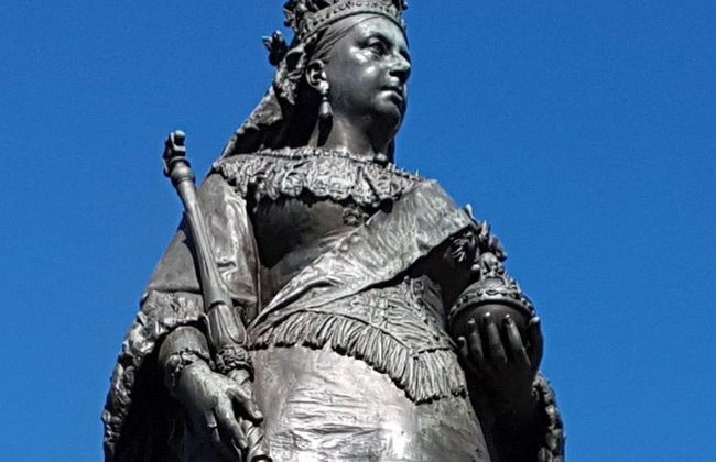 Promenade dans les collines, les places et les parcs - Photo 1