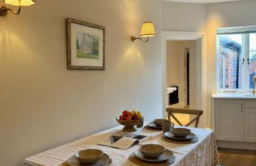 Spacious Luxury Apartment in the Heart of Shrewsbury Sleeps 6 - Photo 8